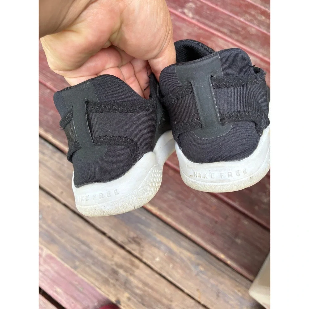 Nike Free RN Sneakers Kids 1.5 Black Good Hook and Loop Athletic Running Shoes